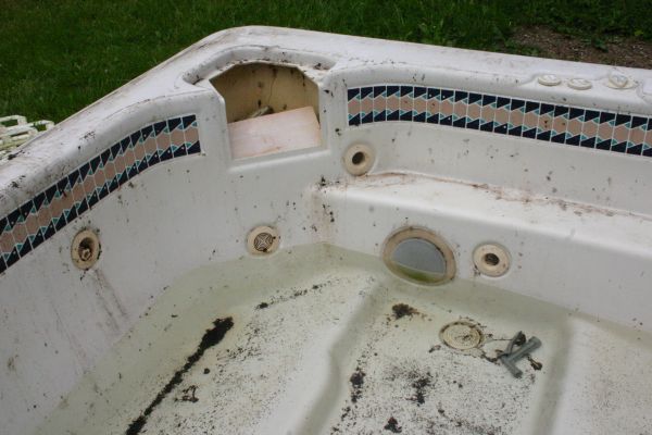 Tub Disposal in Mishawaka